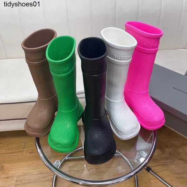 new balenciga water boots in autumn and winter of 2023 thick soled anti-skid fried street english style achigo the same type of hole shoes r, Black
new balenciga water boots in autumn and winter of 2023 thick soled anti-skid fried street english style achigo the same type of hole shoes r, Black