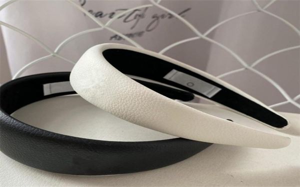 classic letter headbands elegant leather hairband with box outdoor fashion headband tiaras party headband for gifts yoga hair band2480233
classic letter headbands elegant leather hairband with box outdoor fashion headband tiaras party headband for gifts yoga hair band2480233