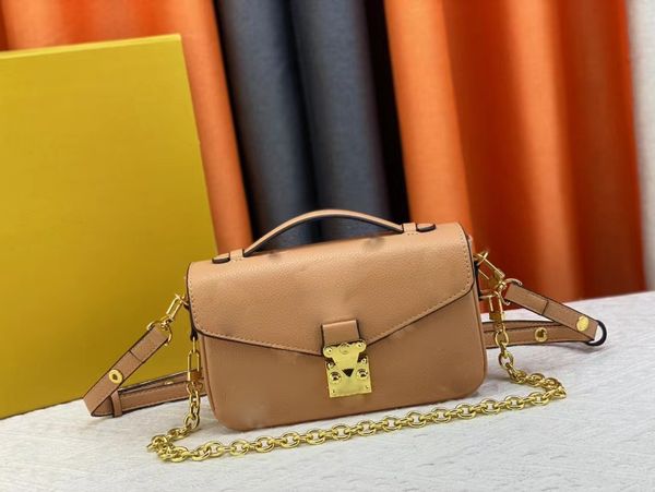 fashion classic women's handbag shoulder bag leather designer luxury formal casual inner partition size 21-13-6cm m46595
fashion classic women's handbag shoulder bag leather designer luxury formal casual inner partition size 21-13-6cm m46595