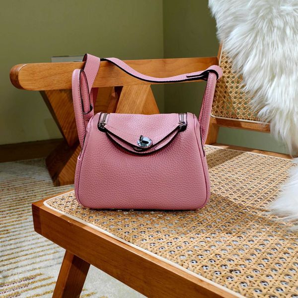 8a quality h ermes lindiss bags online store 2023 new womens bag tc layer cowhide silver button lindi mini pillow single shoulder crossbody
8a quality h ermes lindiss bags online store 2023 new womens bag tc layer cowhide silver button lindi mini pillow single shoulder crossbody