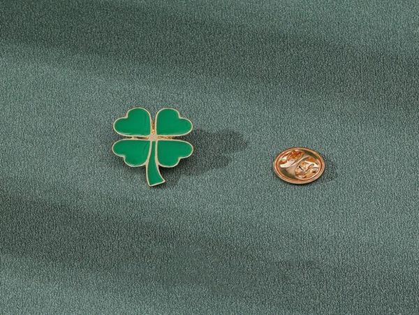 lucky green fourleaf clover pins brooches for women gold plated plant enamel pin jewelry student couple metal badges denim shirt 5573827, Gray
lucky green fourleaf clover pins brooches for women gold plated plant enamel pin jewelry student couple metal badges denim shirt 5573827, Gray
