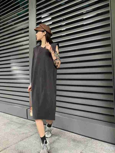 basic & casual dresses designer p family 23 summer new style triangle loose slim sleeveless dress with bag 1yyj, Black;gray
basic & casual dresses designer p family 23 summer new style triangle loose slim sleeveless dress with bag 1yyj, Black;gray