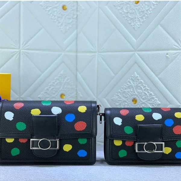 designer fashion bag tote print two sizes shopping bag mini black shoulder bag crossbody bag high-end designer bag influencer same style
designer fashion bag tote print two sizes shopping bag mini black shoulder bag crossbody bag high-end designer bag influencer same style