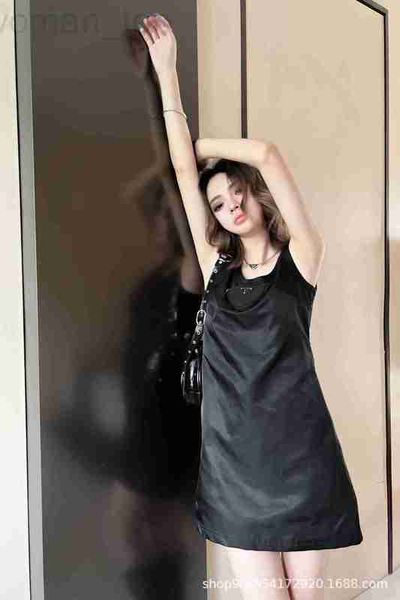 basic & casual dresses designer p family 23 summer new triangle bag tank dress with metal emblem for stylish style twss, Black;gray
basic & casual dresses designer p family 23 summer new triangle bag tank dress with metal emblem for stylish style twss, Black;gray
