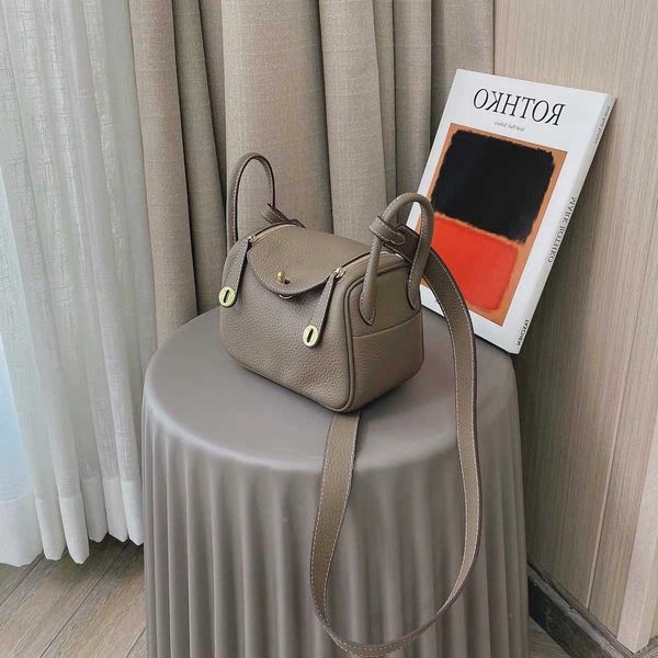 h ermes lindiss tote bags original edition online store 2023 new layer cowhide lindi bag mini pillow leather single shoulder diagonal cros w
h ermes lindiss tote bags original edition online store 2023 new layer cowhide lindi bag mini pillow leather single shoulder diagonal cros w
