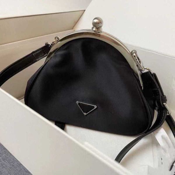 factory direct sales 2023 classic frog mouth simple handheld one shoulder crossbody bag
factory direct sales 2023 classic frog mouth simple handheld one shoulder crossbody bag