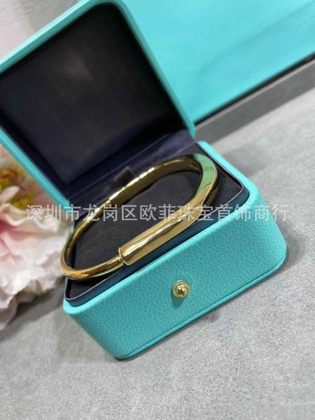 r new v gold plated mijin new lk smooth lock bracelet t-shaped minimalist style everything can be paired with, Black
r new v gold plated mijin new lk smooth lock bracelet t-shaped minimalist style everything can be paired with, Black