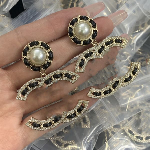 gold stud earring ccity woman luxury designer jewelry women classics c logo big hoop crystal pearl earrings 67, Golden;silver
gold stud earring ccity woman luxury designer jewelry women classics c logo big hoop crystal pearl earrings 67, Golden;silver