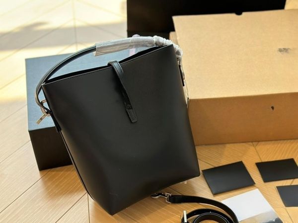 women's new genuine leather bucket bag mother child bag premium one shoulder crossbody bag
women's new genuine leather bucket bag mother child bag premium one shoulder crossbody bag