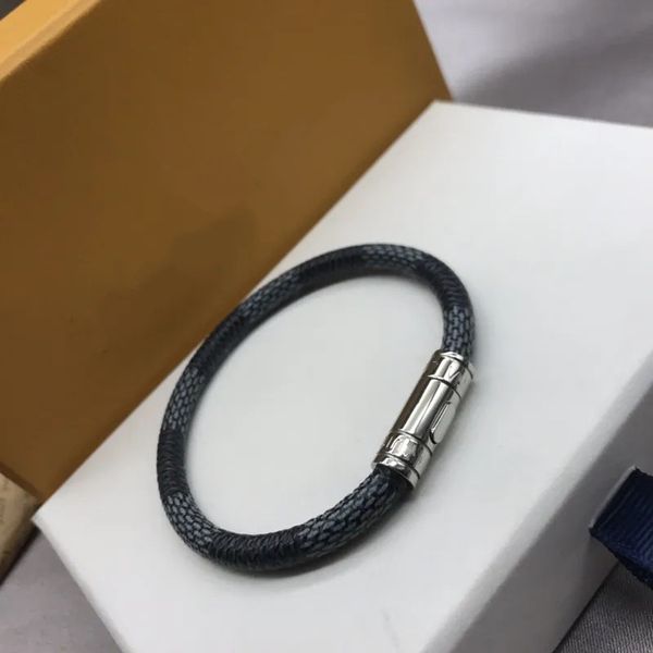 with box 17/19cm fashion designer love bracelets classic letter leather bracelet silver luxury classic jewelry womens mens bangles, Golden;silver
with box 17/19cm fashion designer love bracelets classic letter leather bracelet silver luxury classic jewelry womens mens bangles, Golden;silver