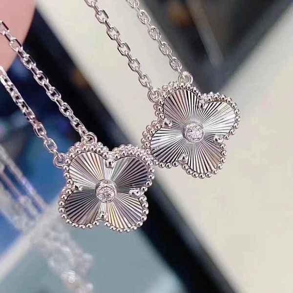 new classic fashion pendant necklaces women elegant 4/four leaf clover locket necklace highly quality choker chains designer jewelry 18k pla, Golden;silver
new classic fashion pendant necklaces women elegant 4/four leaf clover locket necklace highly quality choker chains designer jewelry 18k pla, Golden;silver