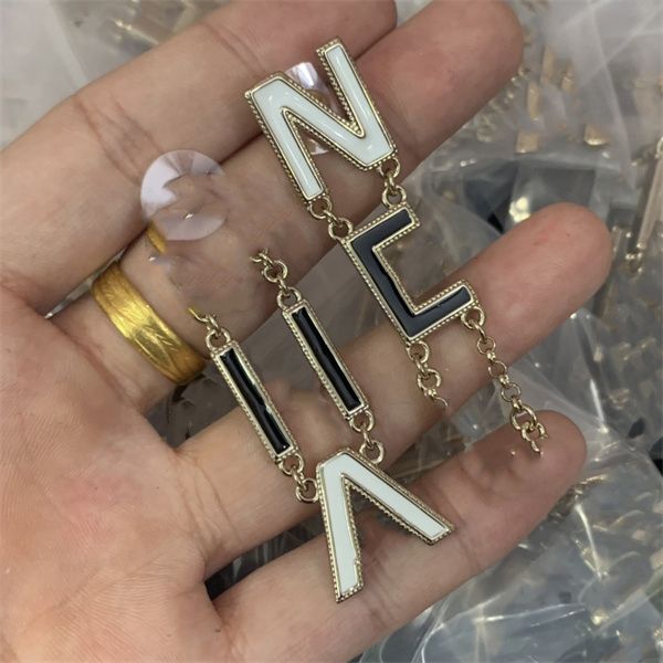 gold stud earring ccity woman luxury designer jewelry women classics c logo hoop crystal pearl earrings 7677, Golden;silver
gold stud earring ccity woman luxury designer jewelry women classics c logo hoop crystal pearl earrings 7677, Golden;silver