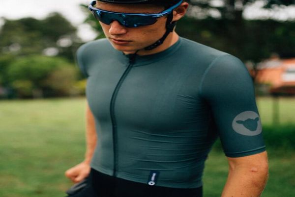 2021 black sheep pro team areo cycling jersey short sleeve new aero race cut with lightweight fabric for men and women pink4031940, White;black
2021 black sheep pro team areo cycling jersey short sleeve new aero race cut with lightweight fabric for men and women pink4031940, White;black
