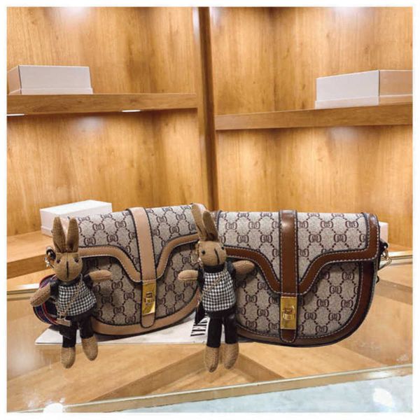 2023 factory direct sales half round saddle for new versatile wide strap small single shoulder crossbody women's bag
2023 factory direct sales half round saddle for new versatile wide strap small single shoulder crossbody women's bag