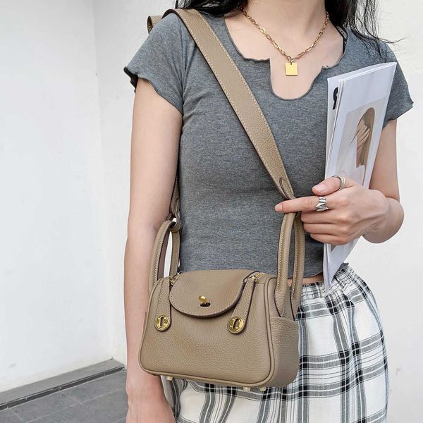 luxury h ermes lindiss bags for sale 2022 new largecapacity gold and silver buckle togo pilindi bag single shoulder messenger litchi pattern
luxury h ermes lindiss bags for sale 2022 new largecapacity gold and silver buckle togo pilindi bag single shoulder messenger litchi pattern