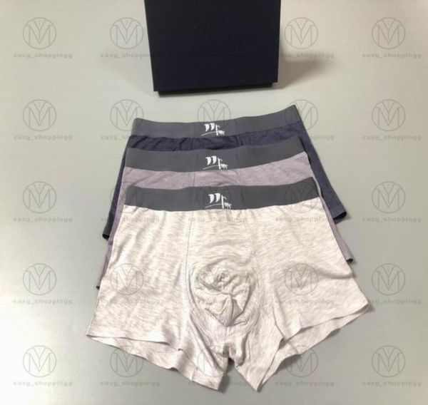 2021 mens designers boxers brands underpants classic men boxer casual shorts underwear breathable cotton underwears 3pcs with box82636074, Black;white
2021 mens designers boxers brands underpants classic men boxer casual shorts underwear breathable cotton underwears 3pcs with box82636074, Black;white
