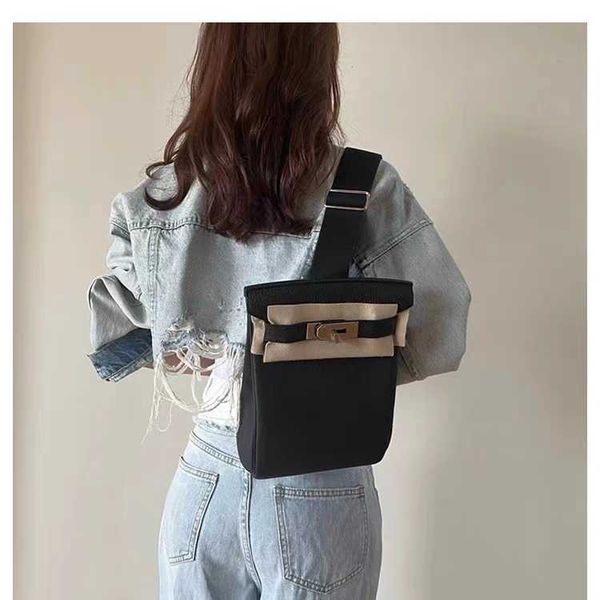 2023 new niche baotou layer cowhide togo leather lychee grain crossbody chest bag backpack for both men and women
2023 new niche baotou layer cowhide togo leather lychee grain crossbody chest bag backpack for both men and women