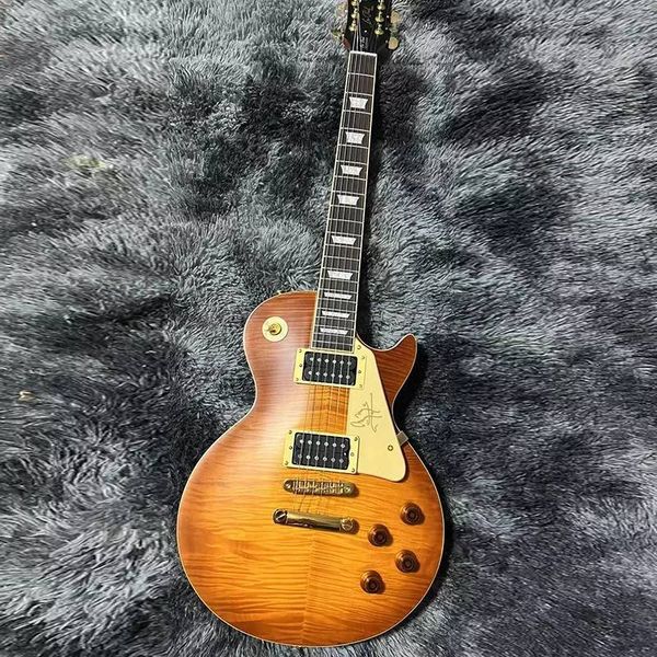 standard electric guitar with mahogany body, gold fittings, light brown tiger, matte yellow body, binding, fast transport
standard electric guitar with mahogany body, gold fittings, light brown tiger, matte yellow body, binding, fast transport