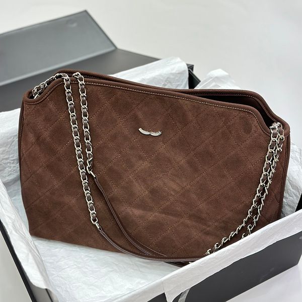 48cm large capacity shoulder bag shopping bag mommy bag matelasse leather diamond hardware metal c buckle luxury handbags matelasse satchel
48cm large capacity shoulder bag shopping bag mommy bag matelasse leather diamond hardware metal c buckle luxury handbags matelasse satchel
