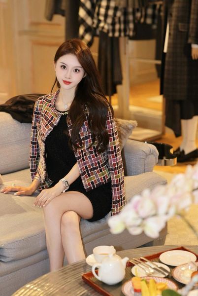 2023 women vintage designer tweed blazer jacket coat female milan runway designer dress causal long sleeve clothing suit a13, White;black
2023 women vintage designer tweed blazer jacket coat female milan runway designer dress causal long sleeve clothing suit a13, White;black
