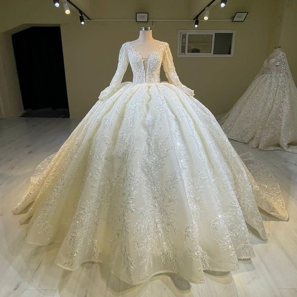 luxury shiny appliques lace flowers ball gown wedding dress 2023 romantic v- neck buttons long sleeves princess bridal gown, White
luxury shiny appliques lace flowers ball gown wedding dress 2023 romantic v- neck buttons long sleeves princess bridal gown, White