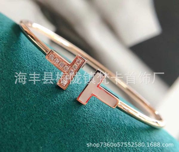brand high precision version tiffay bracelet white fritillaria double t with diamond open, Golden;silver
brand high precision version tiffay bracelet white fritillaria double t with diamond open, Golden;silver