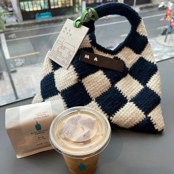 evening bags luxury design summer beach handbag knitting striped hand knitted color casual women trend fashion cotton bag 230804
evening bags luxury design summer beach handbag knitting striped hand knitted color casual women trend fashion cotton bag 230804