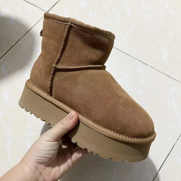 2023 designer women australian snow boots warm boots fashion fur slippers classic ankle short mini platform khaki black outdoor sneakers wit
2023 designer women australian snow boots warm boots fashion fur slippers classic ankle short mini platform khaki black outdoor sneakers wit