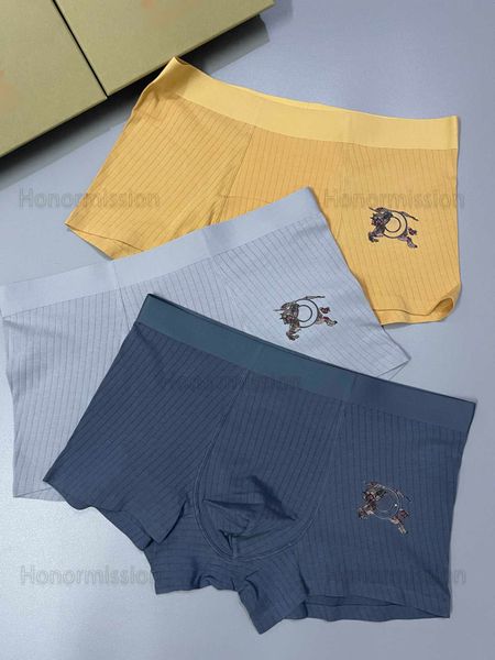 designer luxury burbrery mens classic underwear solid color boxer pants cotton breathable comfortable underpants three piece with box 08041, Black;white
designer luxury burbrery mens classic underwear solid color boxer pants cotton breathable comfortable underpants three piece with box 08041, Black;white
