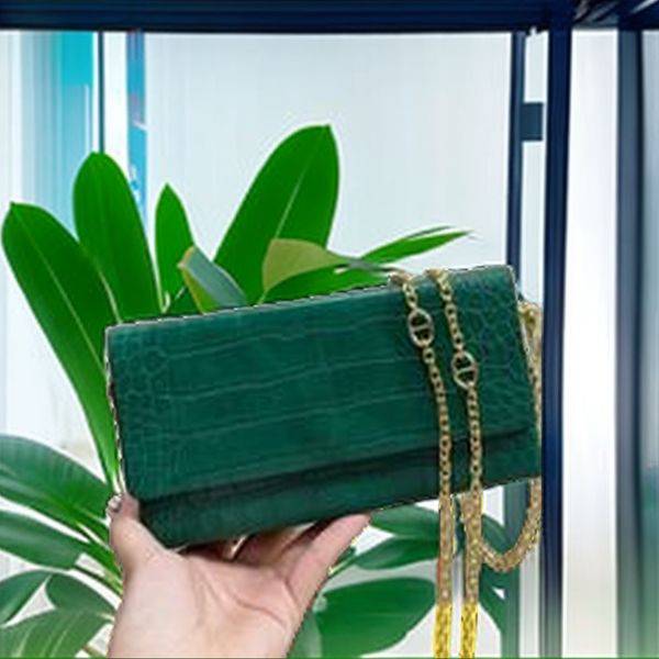 2023 crocodile pattern cowhide women's one shoulder crossbody bag luxury green brown white grey red small portable versatile personaliz
2023 crocodile pattern cowhide women's one shoulder crossbody bag luxury green brown white grey red small portable versatile personaliz