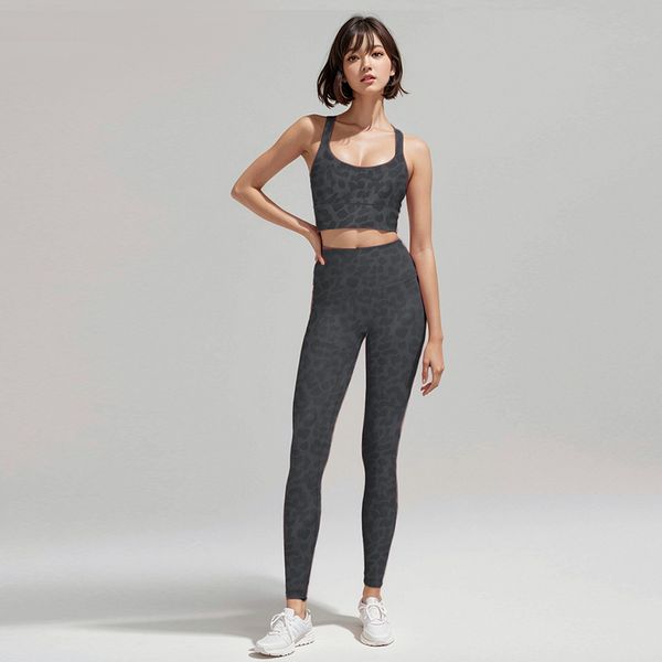 ll leopard print polyamide milled yoga set lu sports bra underwear elastic-back tight pants fitness set
ll leopard print polyamide milled yoga set lu sports bra underwear elastic-back tight pants fitness set