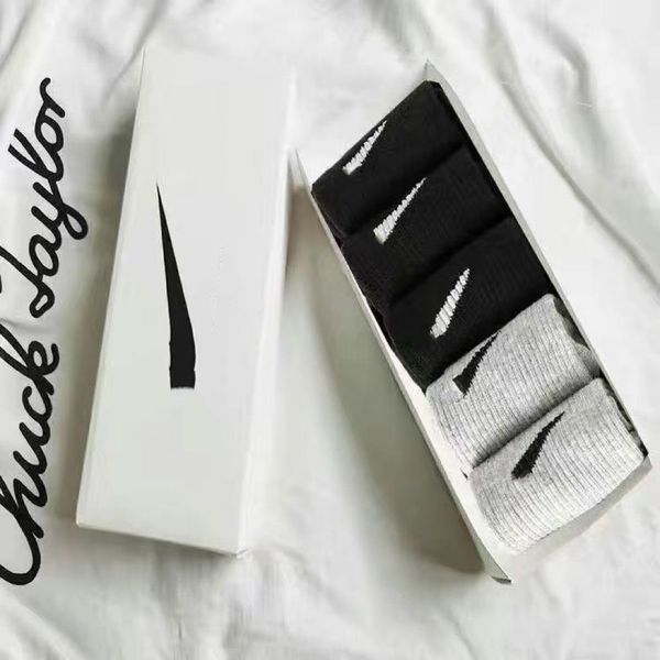 designer sock mens sock sports socks beautiful embroidered socks couple tubesocks personality female design style mixed color wholesale man, Black
designer sock mens sock sports socks beautiful embroidered socks couple tubesocks personality female design style mixed color wholesale man, Black