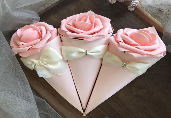 paper cone shape favor holders wedding candy boxes with rose flowers bowknot diamond 50pcs lot 9022433
paper cone shape favor holders wedding candy boxes with rose flowers bowknot diamond 50pcs lot 9022433