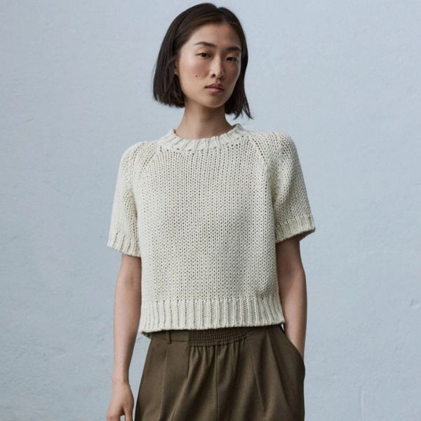 women's sweaters 2023 spring women cotton mixed imitation knitted shortsleeved sweater round neck short 230804, White;black
women's sweaters 2023 spring women cotton mixed imitation knitted shortsleeved sweater round neck short 230804, White;black