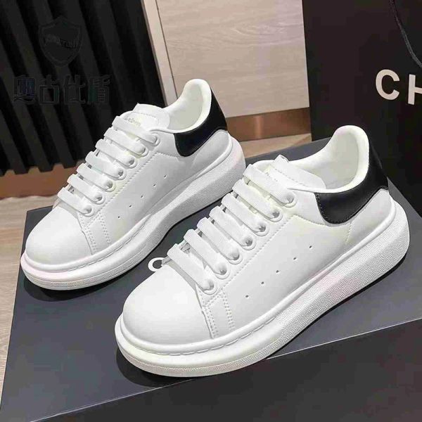 luxury leather man designer sneakers shoes famous brands comfort outdoor white black trainers trainers men's casual walking
luxury leather man designer sneakers shoes famous brands comfort outdoor white black trainers trainers men's casual walking