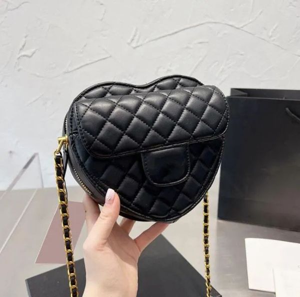 2023 france women heart style designer bag gold metal hardware matelasse chain croissbody shoulderbag luxury designer wallet love purse larg
2023 france women heart style designer bag gold metal hardware matelasse chain croissbody shoulderbag luxury designer wallet love purse larg