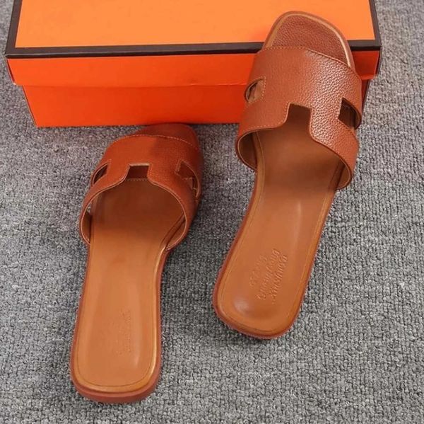 luxury designer slippers beach classic flat woman summer lady cartoon big head leather l bath fashion oran sandal women shoes, Black
luxury designer slippers beach classic flat woman summer lady cartoon big head leather l bath fashion oran sandal women shoes, Black
