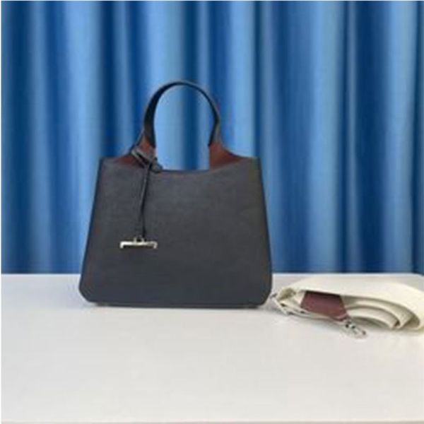 designer shoulder bag leather large capacity tote bag commuting fashion crossbody bag handbag shopping travel essential
designer shoulder bag leather large capacity tote bag commuting fashion crossbody bag handbag shopping travel essential