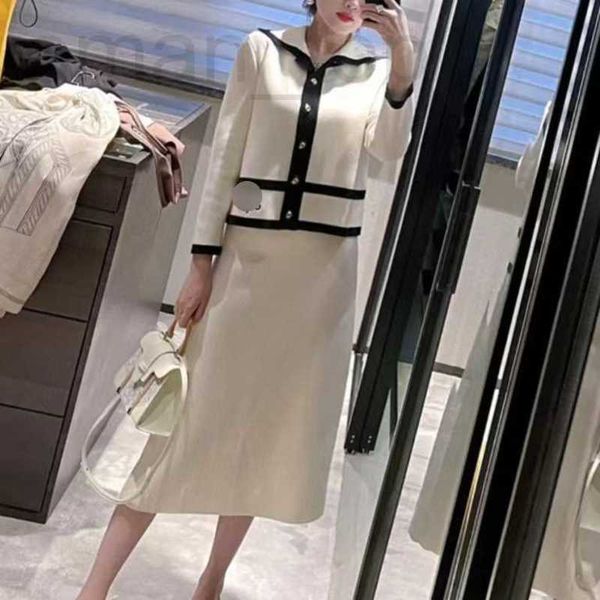 women's t-shirt designer 22 spring/summer new high edition g family contrast slim fit knitted cardigan long sleeve short dress four pie, White
women's t-shirt designer 22 spring/summer new high edition g family contrast slim fit knitted cardigan long sleeve short dress four pie, White
