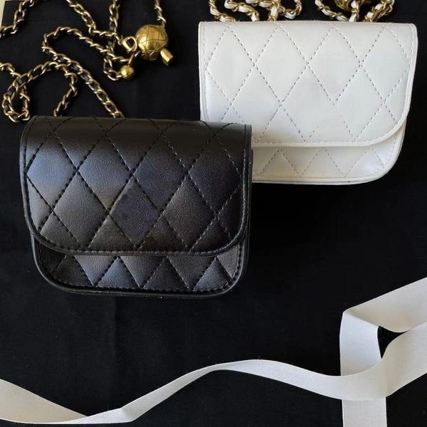 designer mini lipstick key bags lady cute crossbody coin purse shoulder headphone bag woman chains purse classic letter glossy patent leathe, Red;black
designer mini lipstick key bags lady cute crossbody coin purse shoulder headphone bag woman chains purse classic letter glossy patent leathe, Red;black