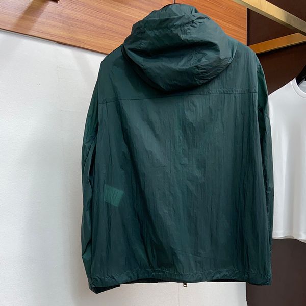 men's trench coats 2023 springsummer quick drying samakar light hooded skin jacket for men and women outdoor casual 230804, Tan;black
men's trench coats 2023 springsummer quick drying samakar light hooded skin jacket for men and women outdoor casual 230804, Tan;black