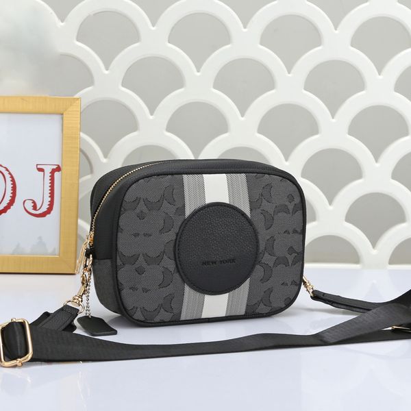 snapswomen designer bag handbag famous camera small crossbody purse mini shoulder bags retro style external shopping coabag
snapswomen designer bag handbag famous camera small crossbody purse mini shoulder bags retro style external shopping coabag
