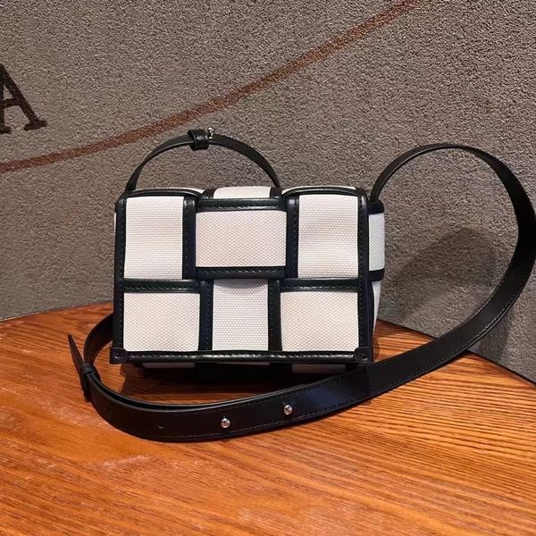 evening bags fashion desinger brand style women mini crossbody bag woven canvas handbag 230804
evening bags fashion desinger brand style women mini crossbody bag woven canvas handbag 230804