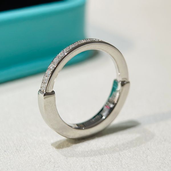 luxury band rings tiff brand designer s925 sterling silver u lock crystal ring for women wedding jewelry with box party gift
luxury band rings tiff brand designer s925 sterling silver u lock crystal ring for women wedding jewelry with box party gift