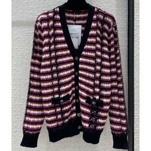 8.5 fashion striped letter jacquard v-neck knitted cardigan or tank or contrast color pullover women's sweaters, White;black
8.5 fashion striped letter jacquard v-neck knitted cardigan or tank or contrast color pullover women's sweaters, White;black