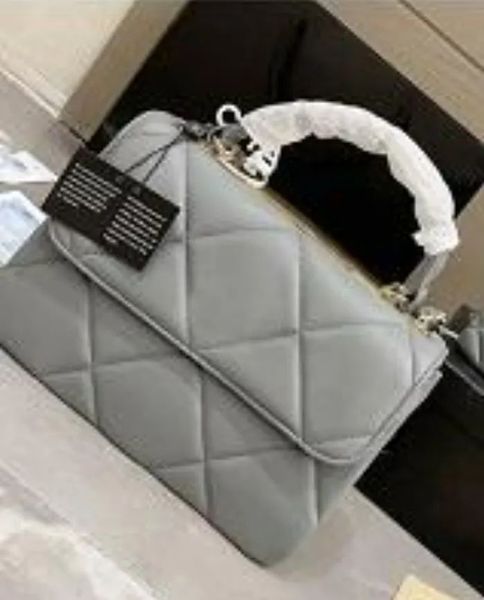 designer bag 2023 fashionable leather chain tote bag messenger tote fashion metallic handbag classic crossbody shoulderbag lady clutch prett
designer bag 2023 fashionable leather chain tote bag messenger tote fashion metallic handbag classic crossbody shoulderbag lady clutch prett