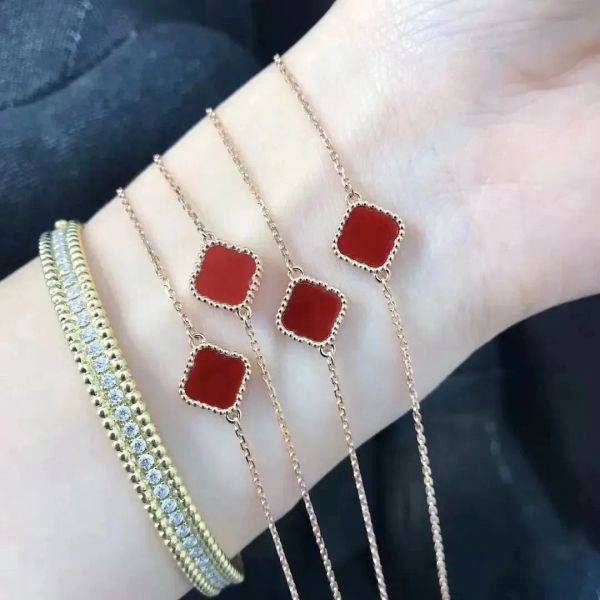 designers bracelets 4clover bracelet leaf clover luxury jewelry 18k gold bangle bracelet for women men gold chain elegant jewelery gift, Golden;silver
designers bracelets 4clover bracelet leaf clover luxury jewelry 18k gold bangle bracelet for women men gold chain elegant jewelery gift, Golden;silver