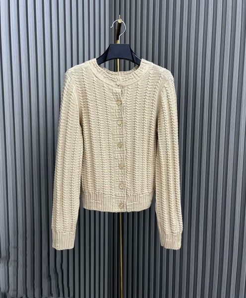 23ss female designer sweater, high-grade sweater, the ladies' coat in autumn and winter. the wool cardigan sweater for women za189, White;black
23ss female designer sweater, high-grade sweater, the ladies' coat in autumn and winter. the wool cardigan sweater for women za189, White;black