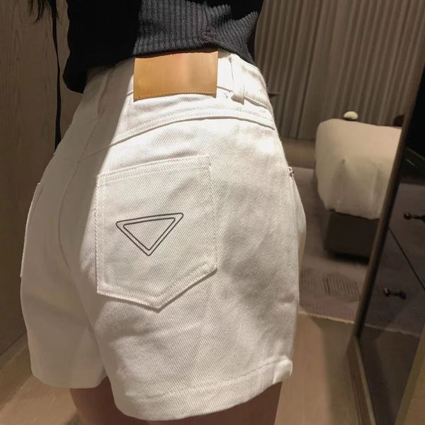 fashion designer shorts for women summer outdoor denim shorts with met lederen plaques white 24153, Black
fashion designer shorts for women summer outdoor denim shorts with met lederen plaques white 24153, Black