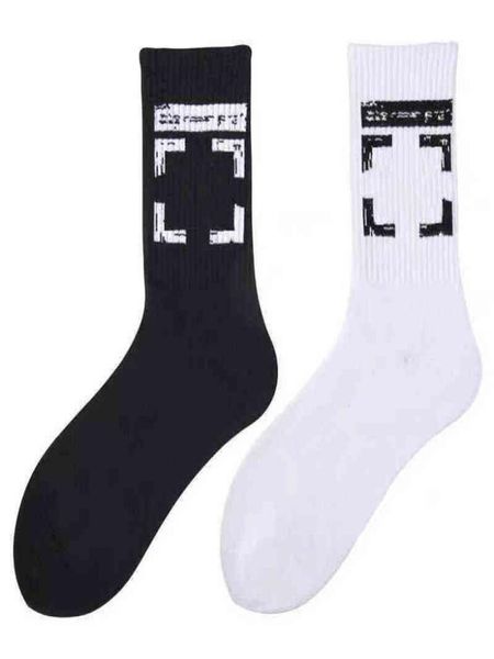 luxury brand fashion socks arrow warning line straight board tide sock cotton sports long tube sweat absorbing breathable stockings q9ql2601, Black
luxury brand fashion socks arrow warning line straight board tide sock cotton sports long tube sweat absorbing breathable stockings q9ql2601, Black